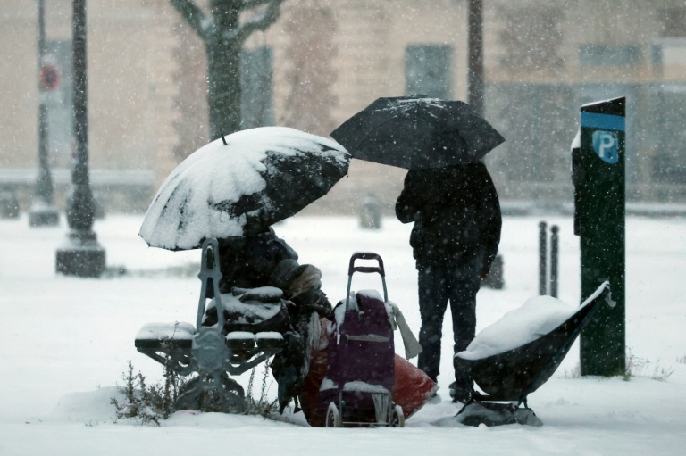 Grand froid à Paris: le Carreau du Temple mue en refuge d'urgence pour sans-abri