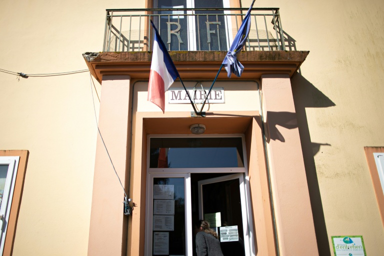 Les secrétaires de mairie, des 