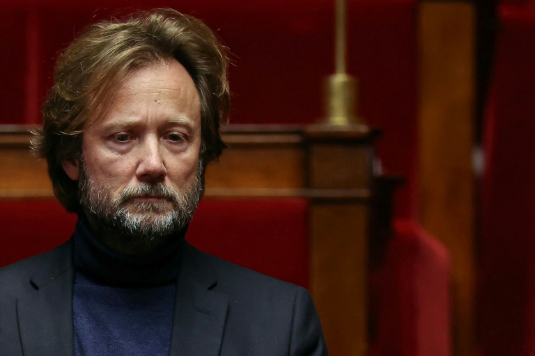 Budget: Vallaud s'attend au recours au 49.3 du fait de la non-censure du PS