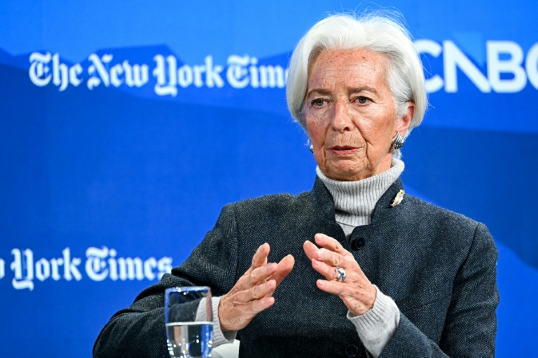 La présidente de la BCE Christine Lagarde remercie 