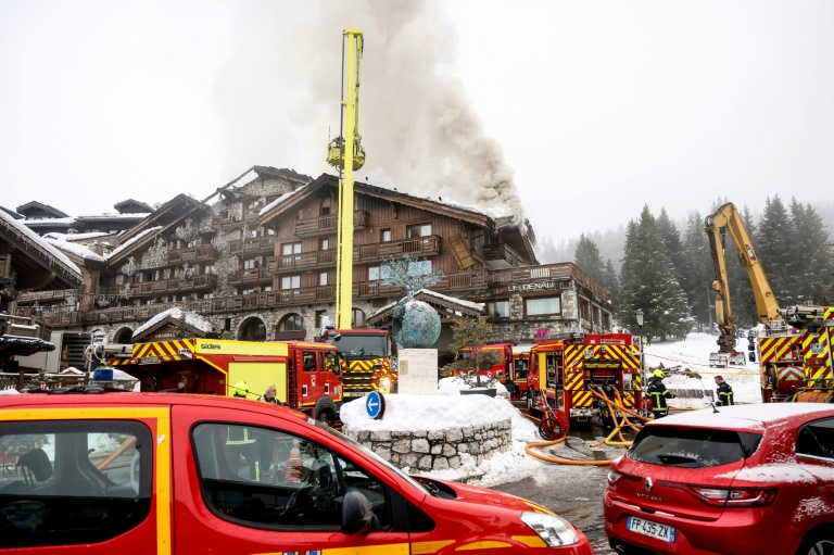 Feu intense dans un hôtel de luxe à Courchevel, près de 300 personnes évacuées