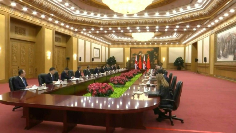 Keir Starmer conclut sa visite en Chine sous les reproches de Trump