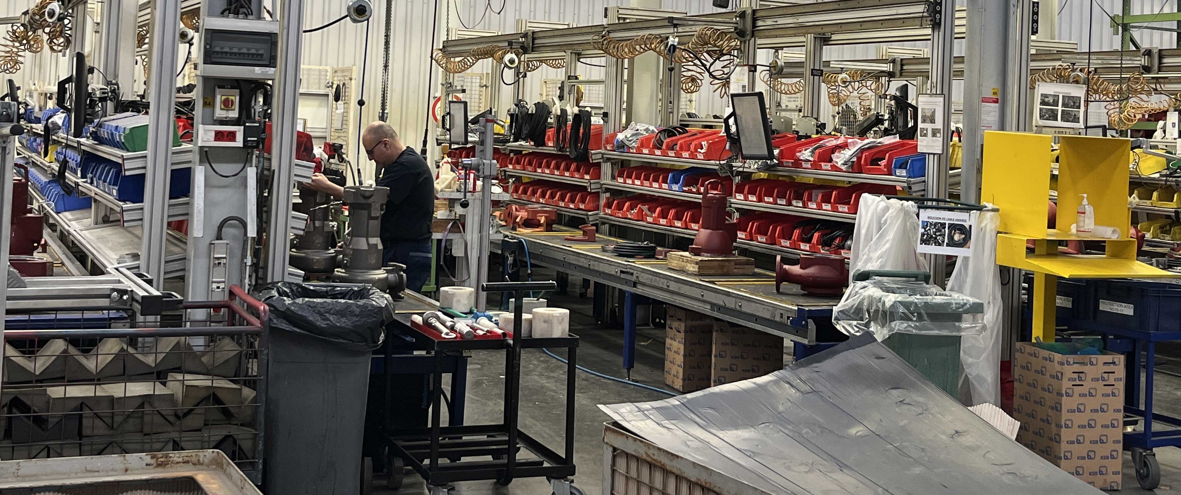 Cap sur l'usine KSB, le fabricant de pompes industrielles