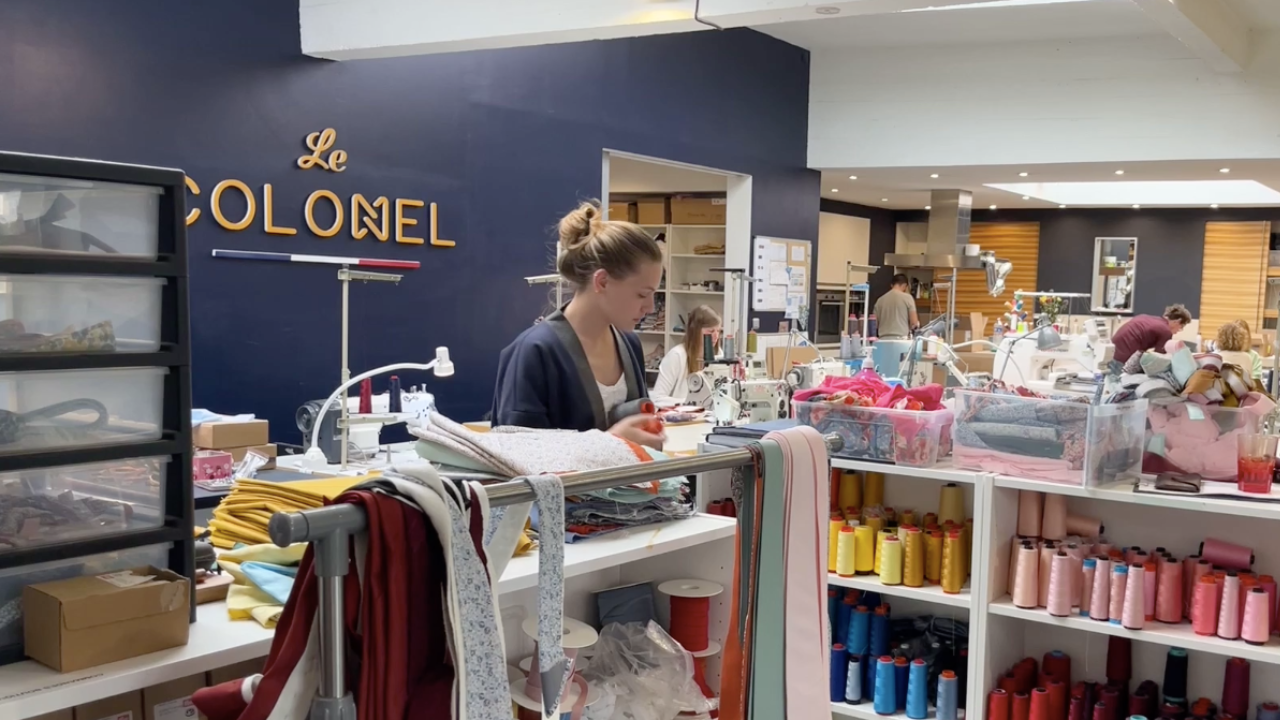 Lille : Focus sur l'entreprise Le Colonel, fabricant de noeuds papillon