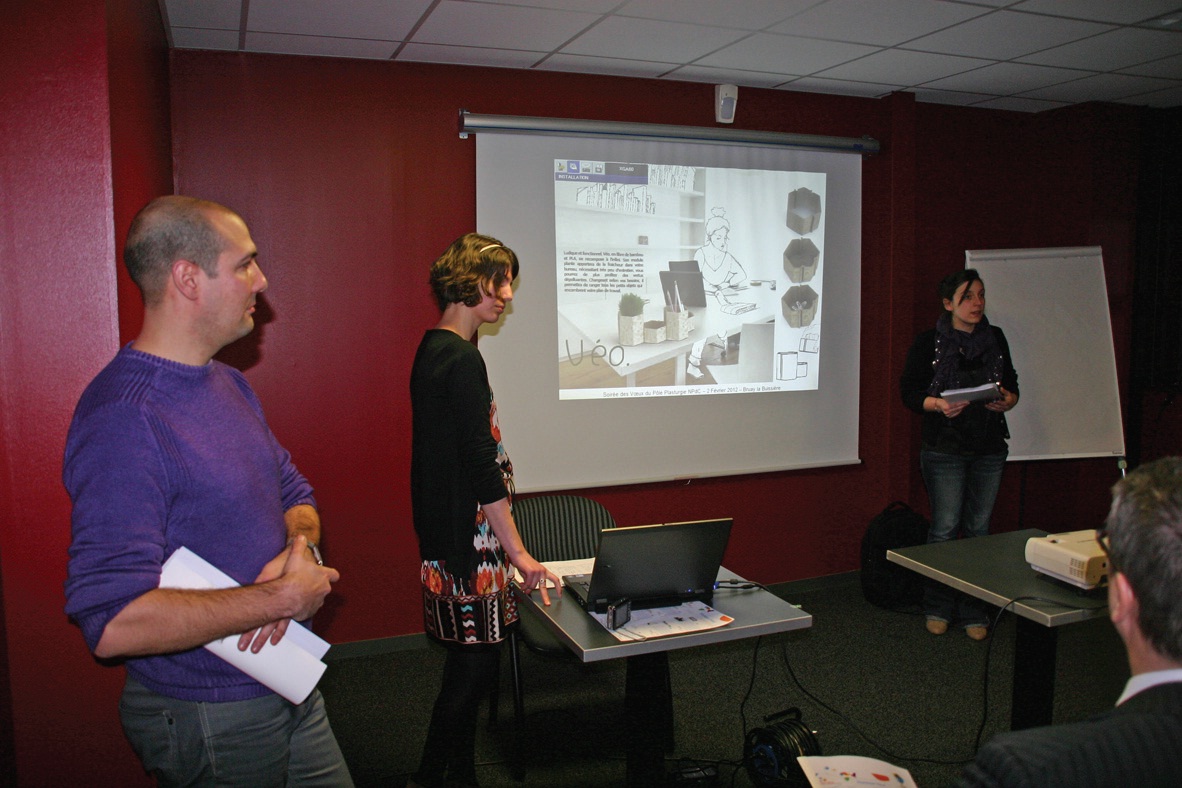 L’opération séductionauprès des jeunes se poursuit