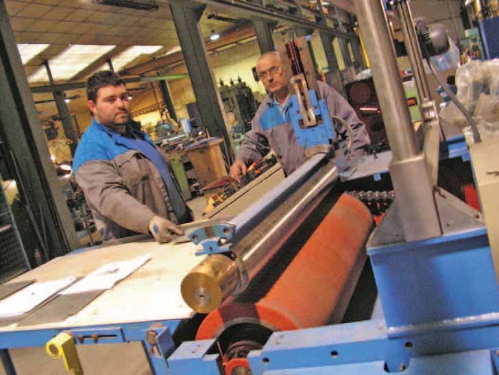 Lisse, spécialiste des planeuseset rouleuses