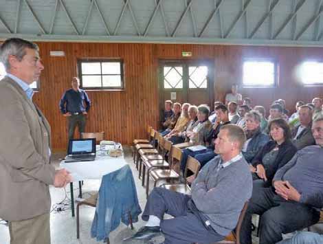 Les agriculteurs s’informent sur un produit créateur d’humus