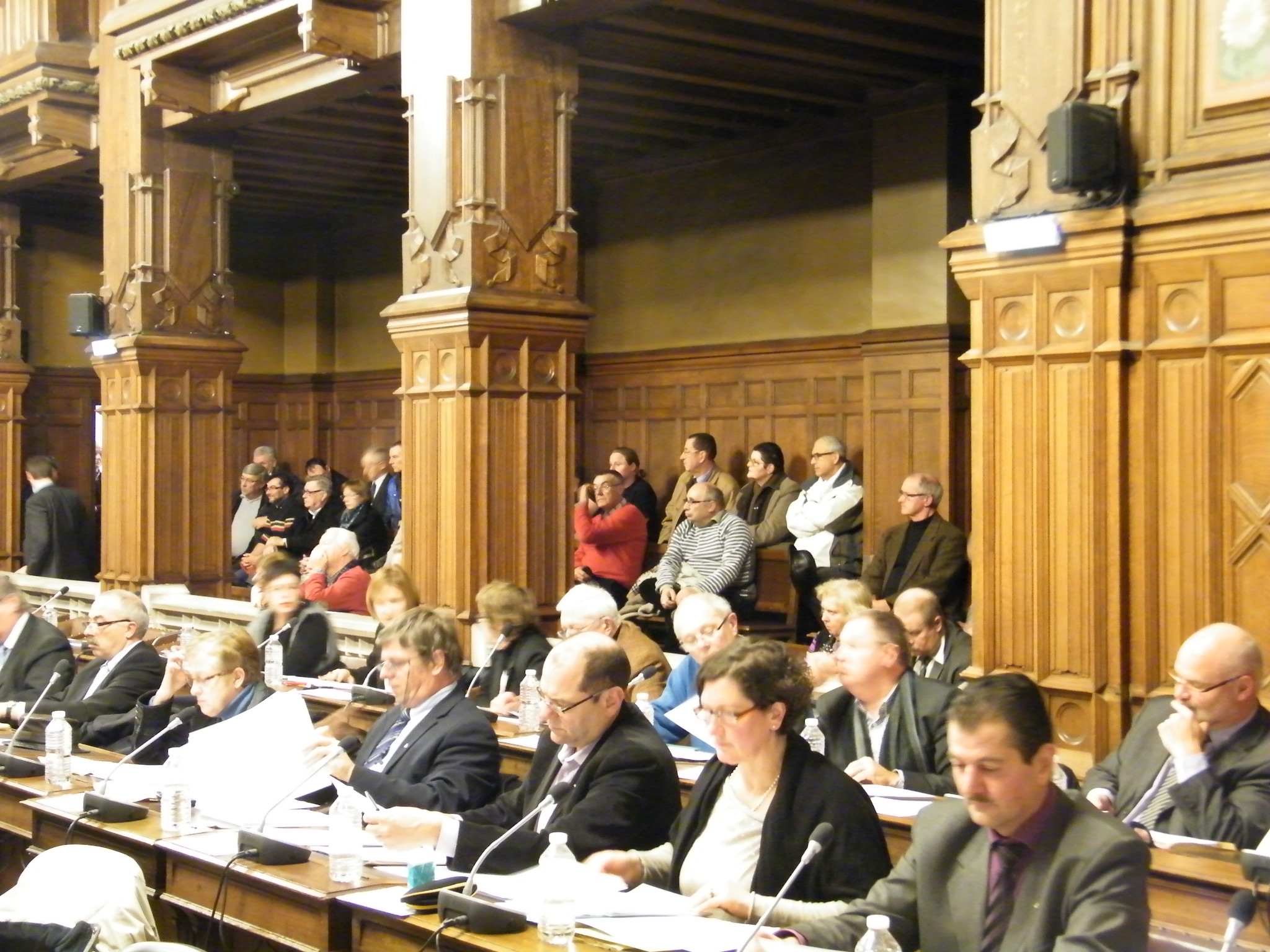 Un conseil municipal calaisien sous tension