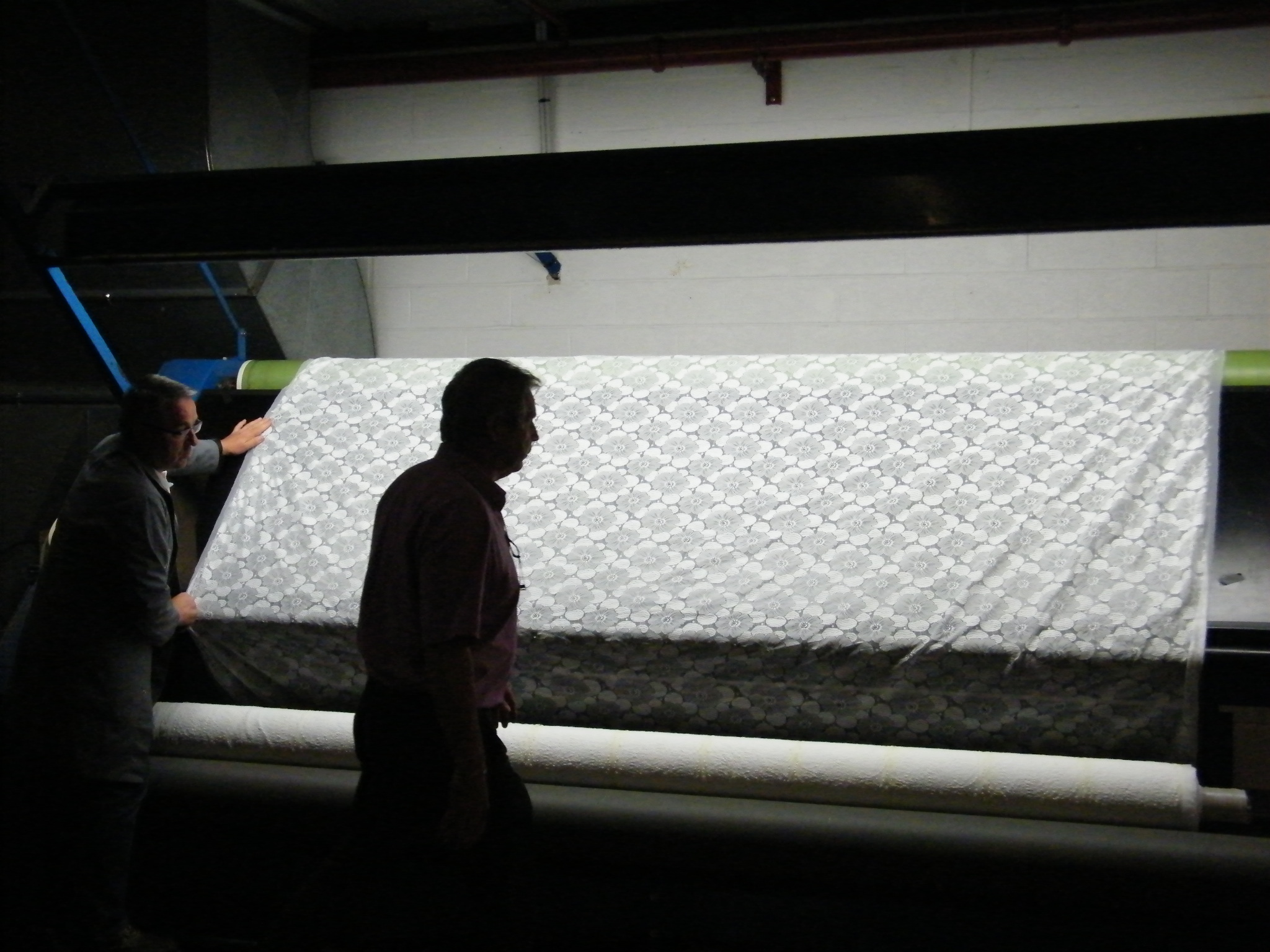 La dentelle essaie de relever la tête