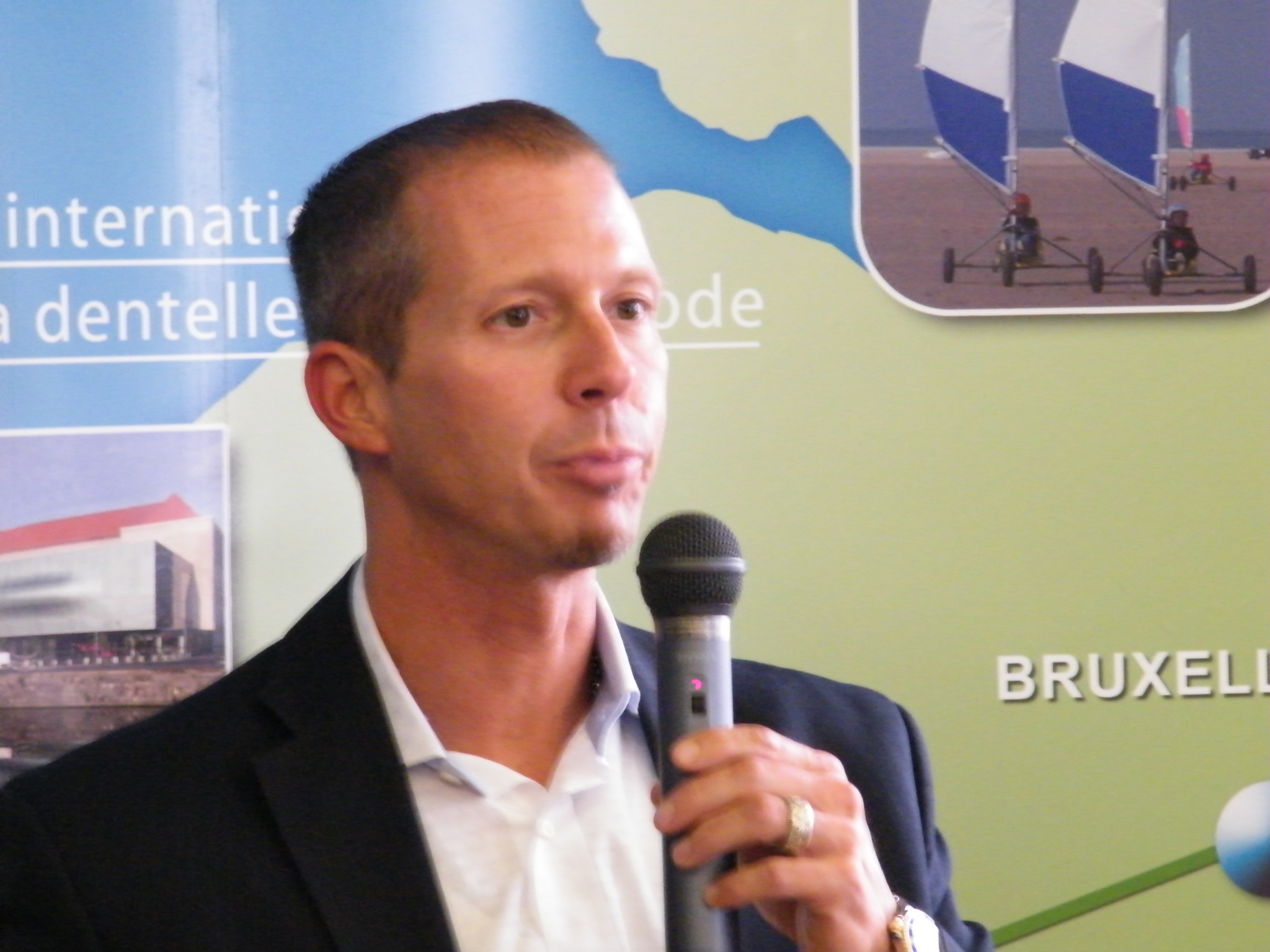 Meccano sous pavillon canadien en route pour le marché américain