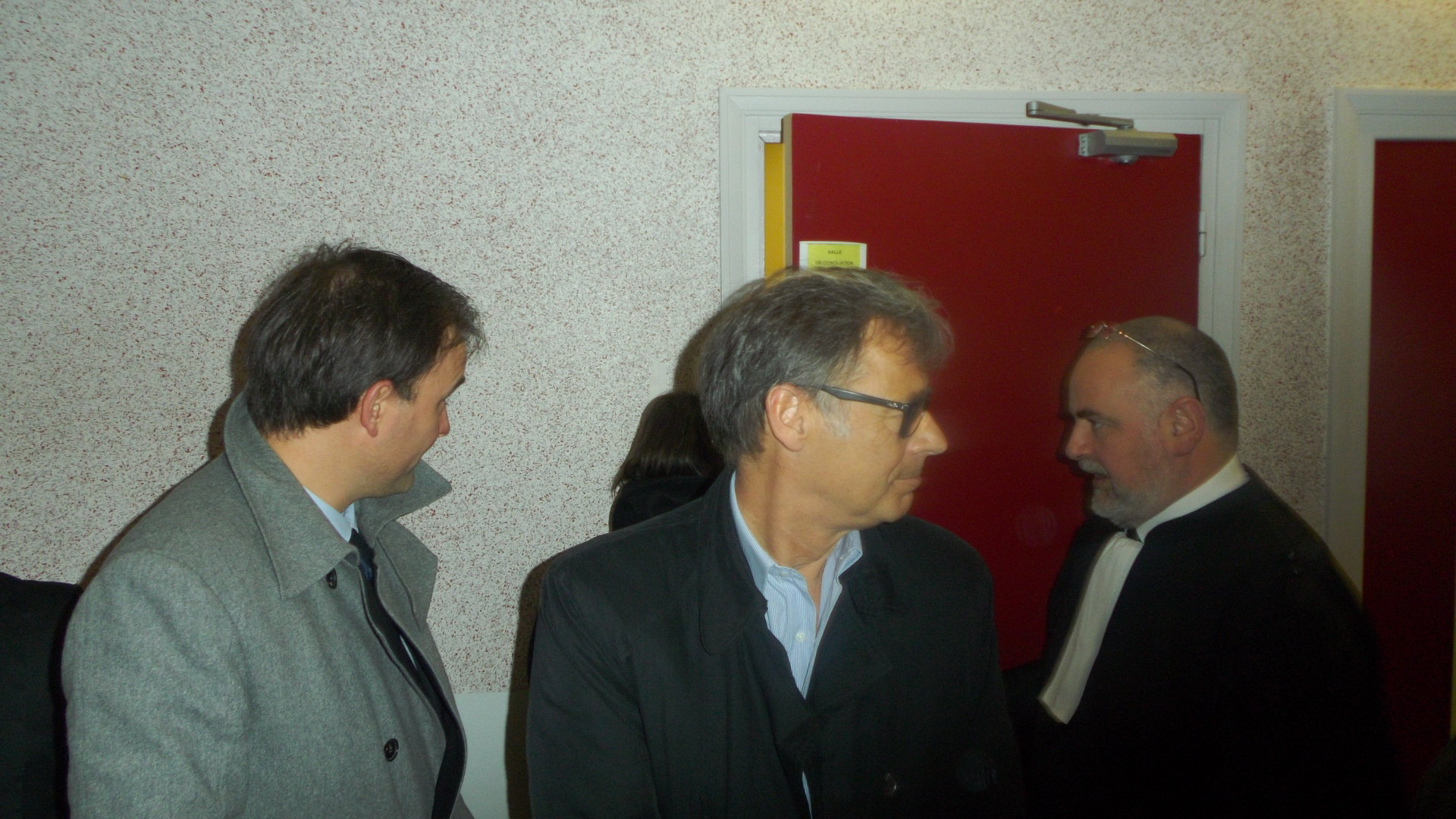 A Calais, la dentelle soutenue à bout de bras