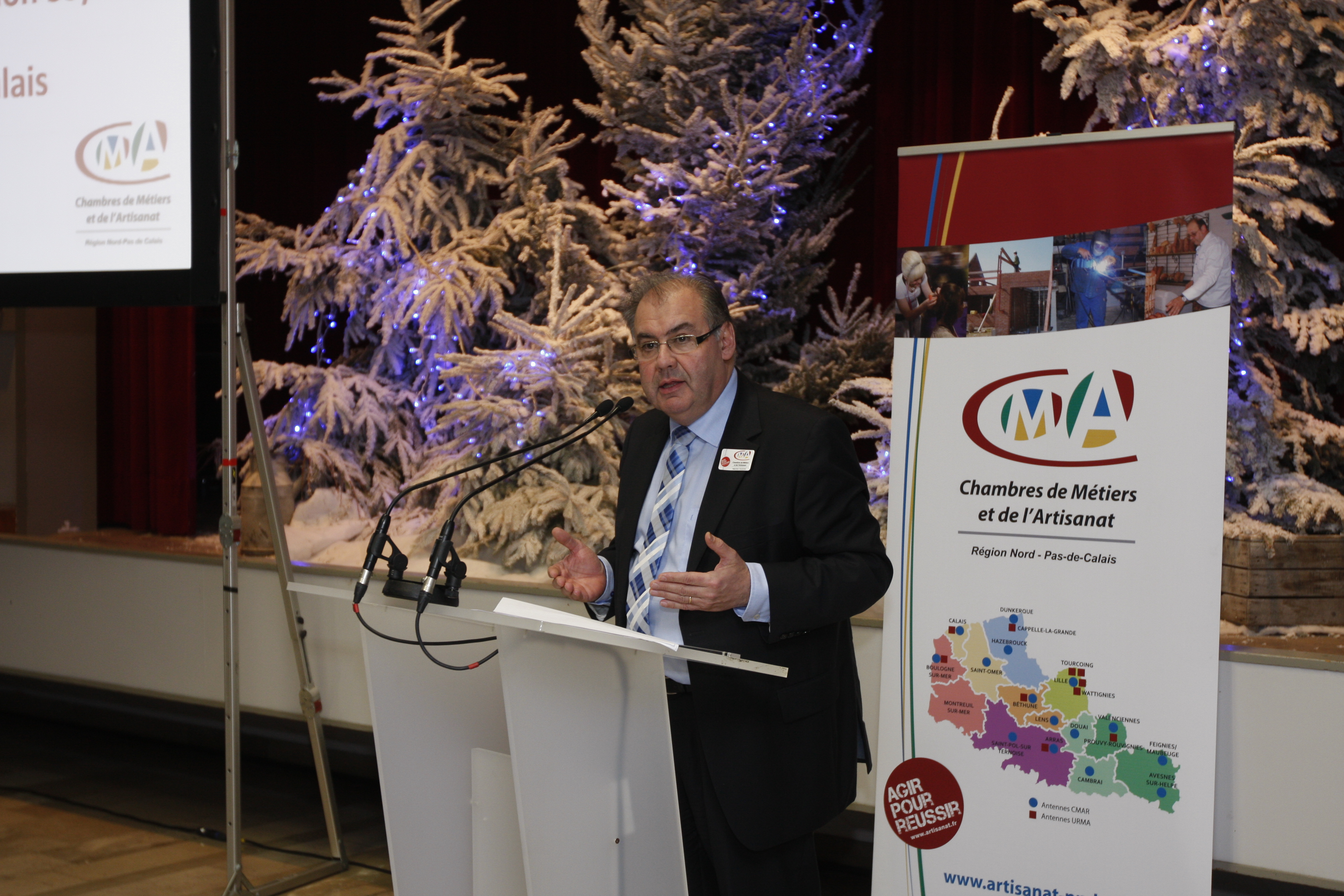 Le premier employeur de France subit aussi la crise économique