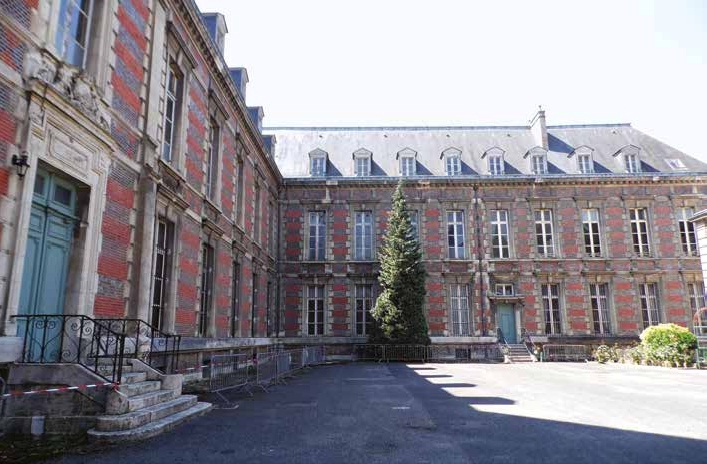 Hôtel-Dieu à Château-Thierry : un trésor à découvrir
