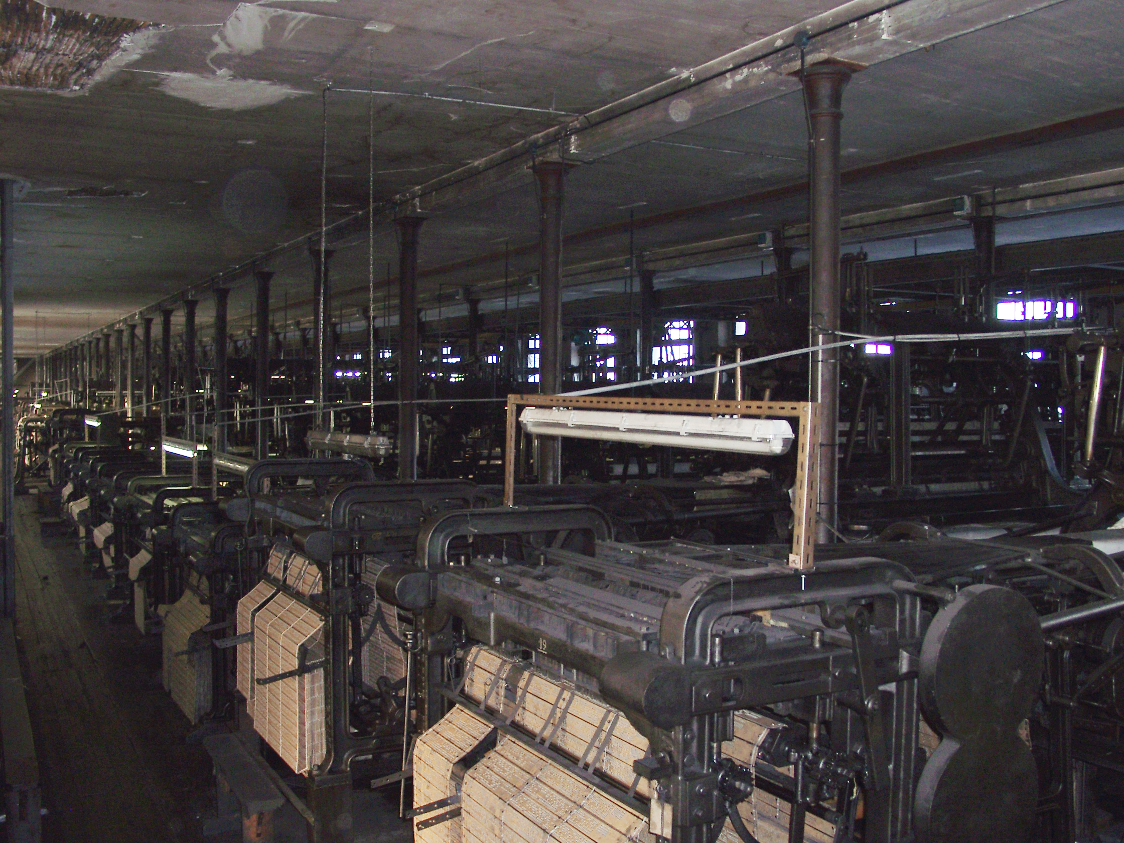 La dentelle s'écharpe-t-elle pour la dernière fois ?