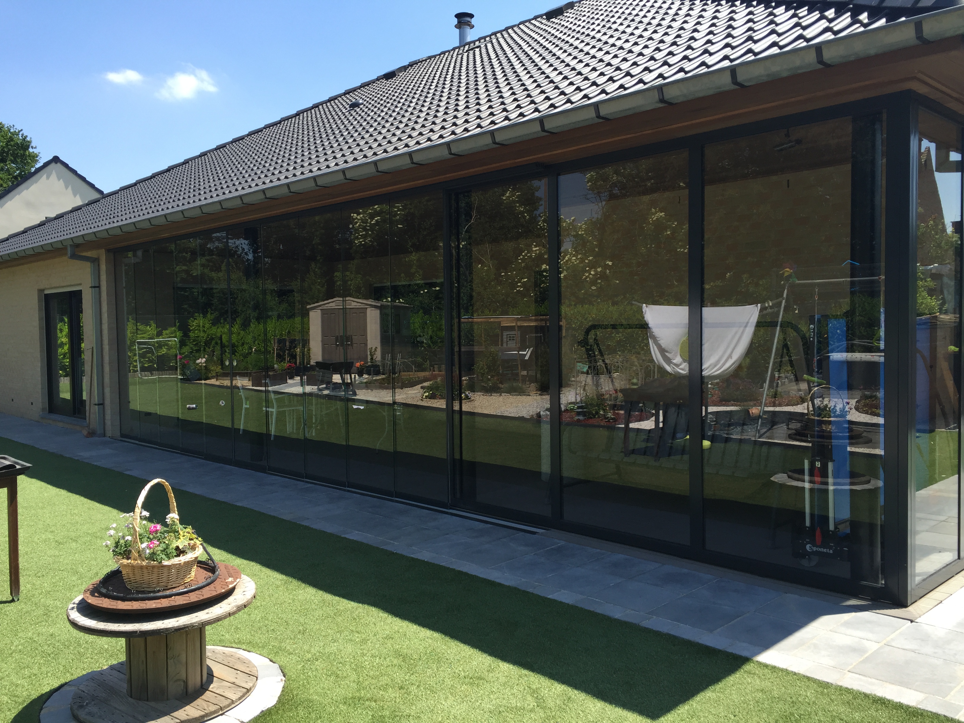 Vuxa veut démocratiser verrières et pergolas auprès des particuliers  