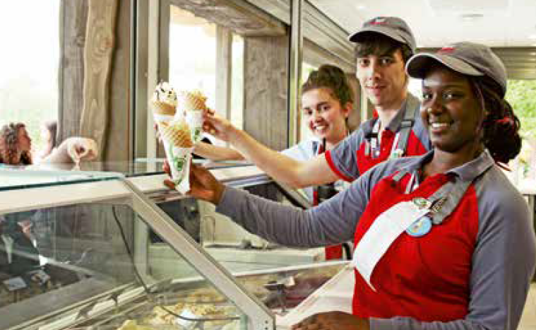 Le parc Astérix  recrute pour 2017  