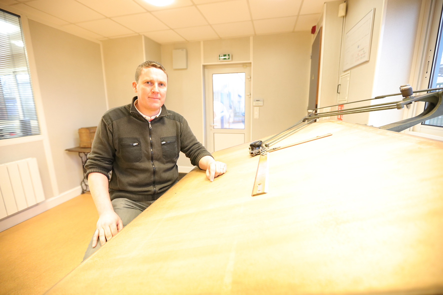 J2C travaille l’acier tel un orfèvre