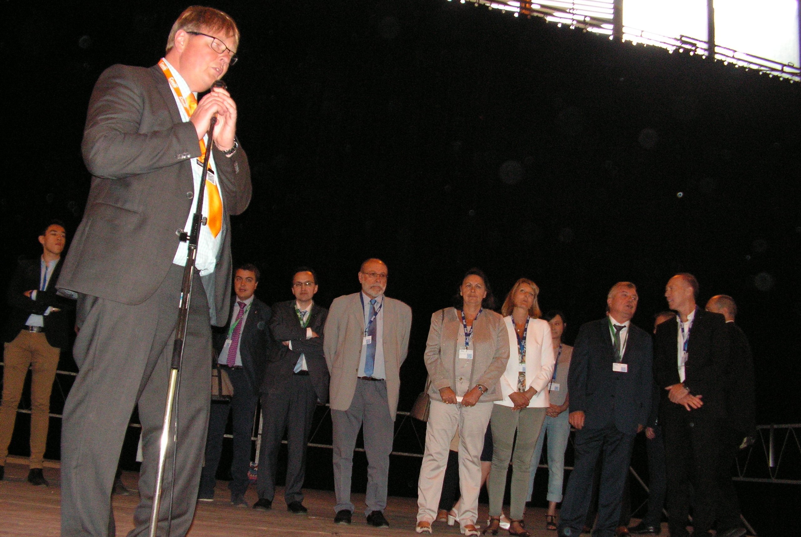 Un ton plus économique et commercial