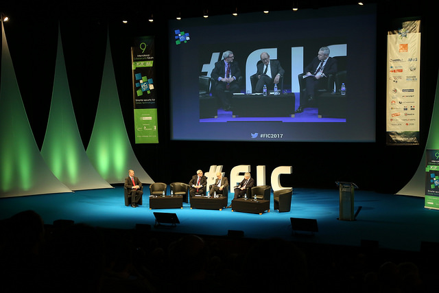 S’armer et se défendre face à l’hyper connexion