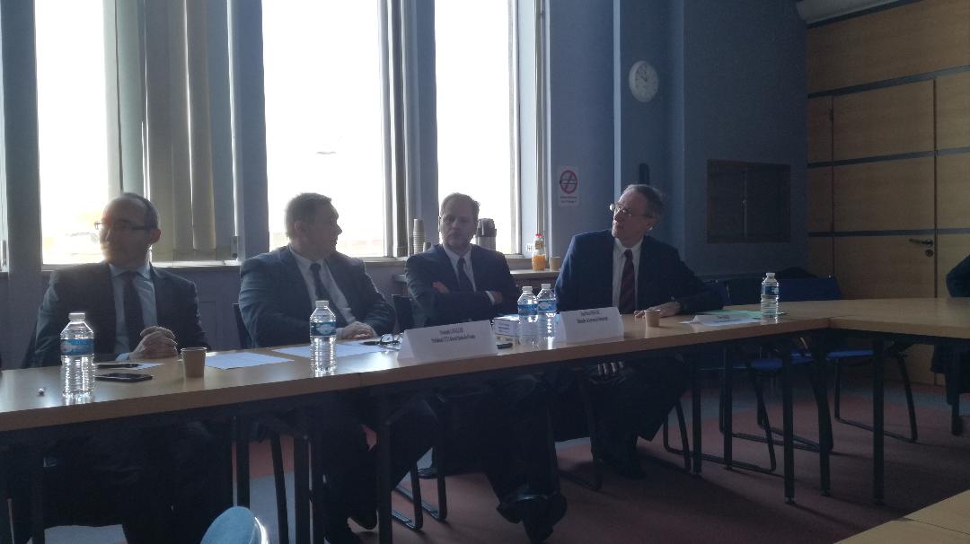 Le monde économique vent debout