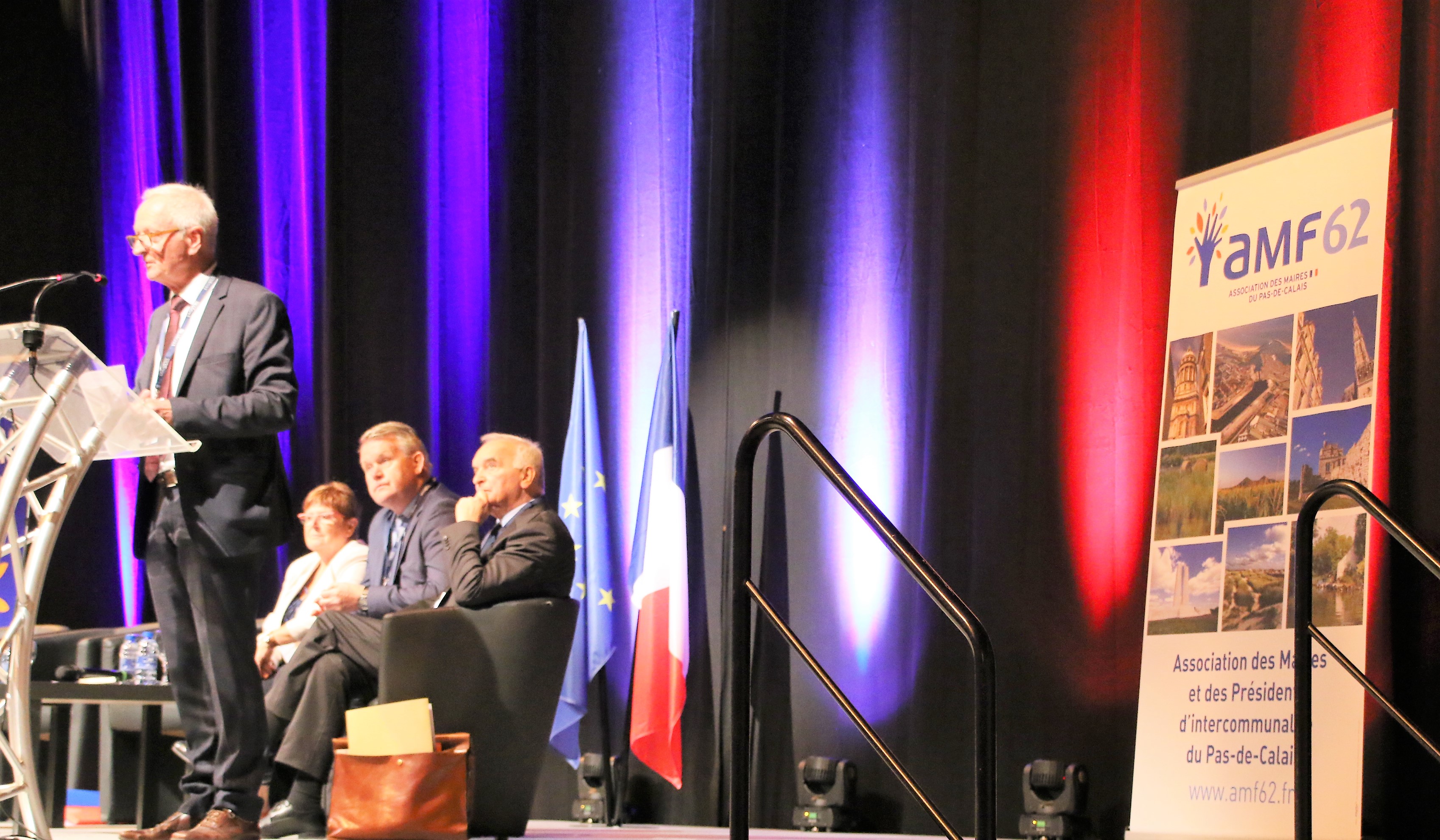 «Nous sommes des élus à portée de voix»