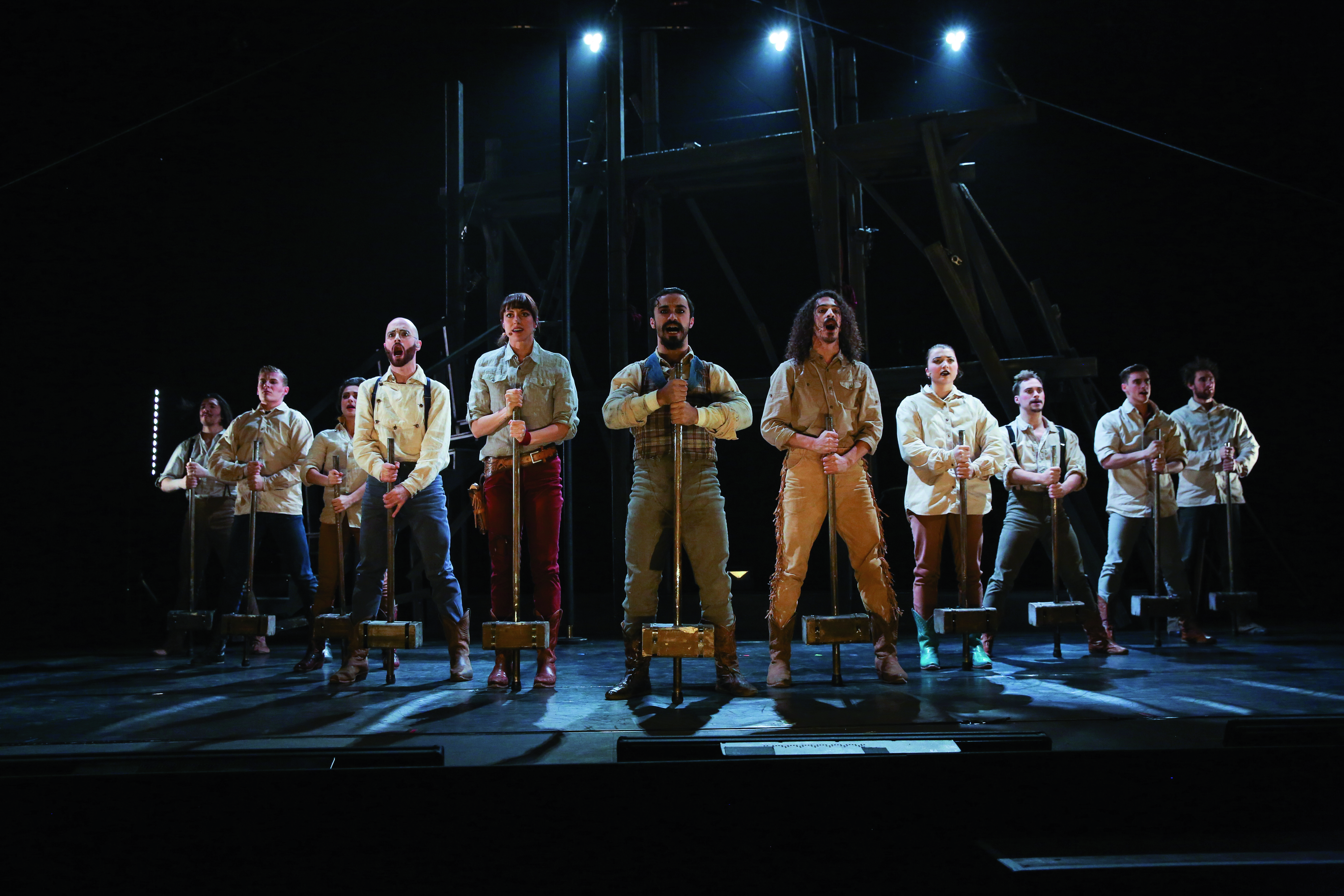 Saloon, une création du cirque Éloize à Roubaix