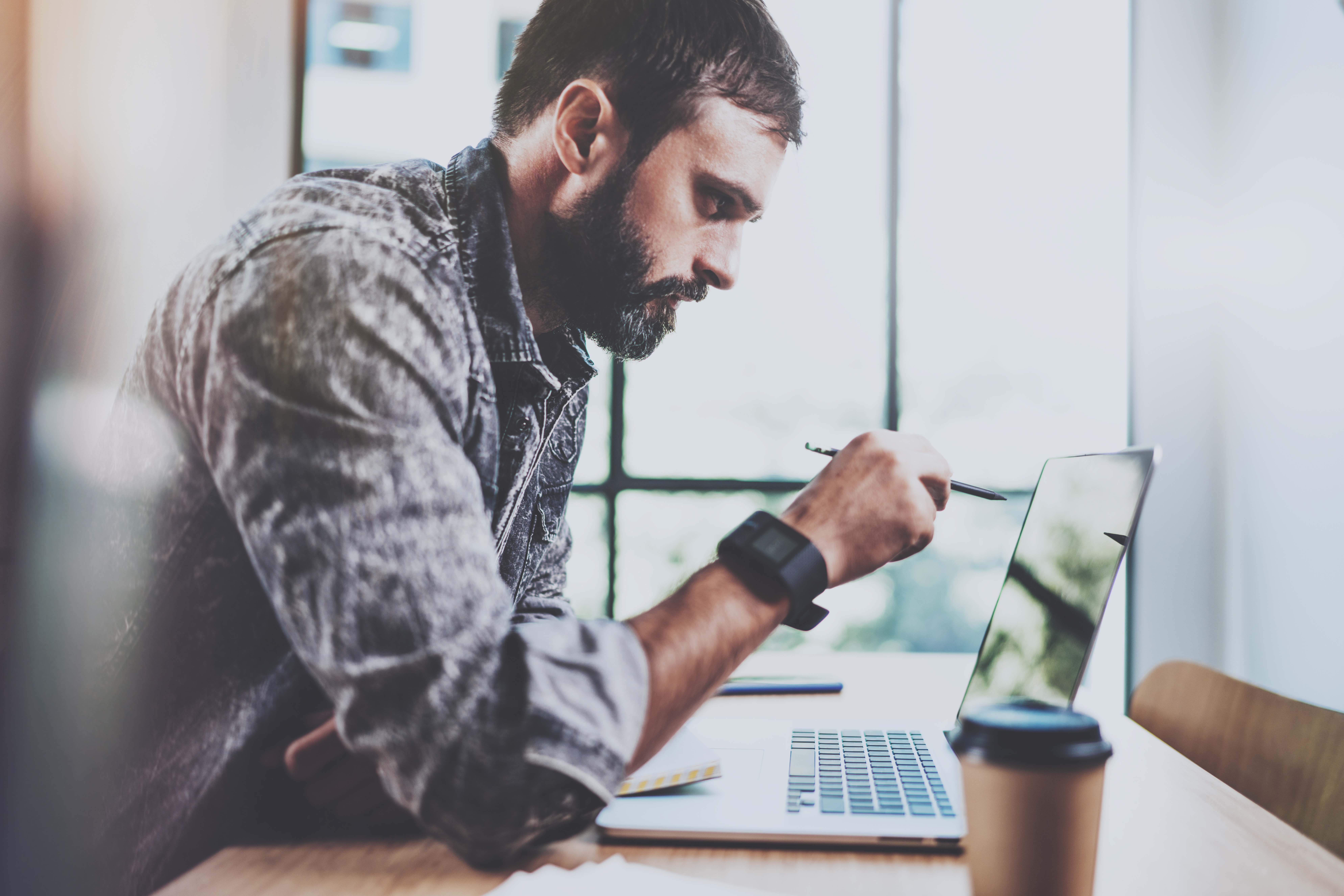 Les micro-travailleurs, forçats de l'intelligence artificielle ?