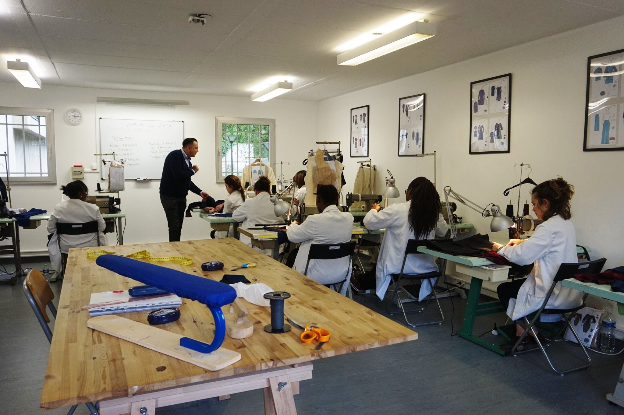 Un atelier coopératif forme à la couture