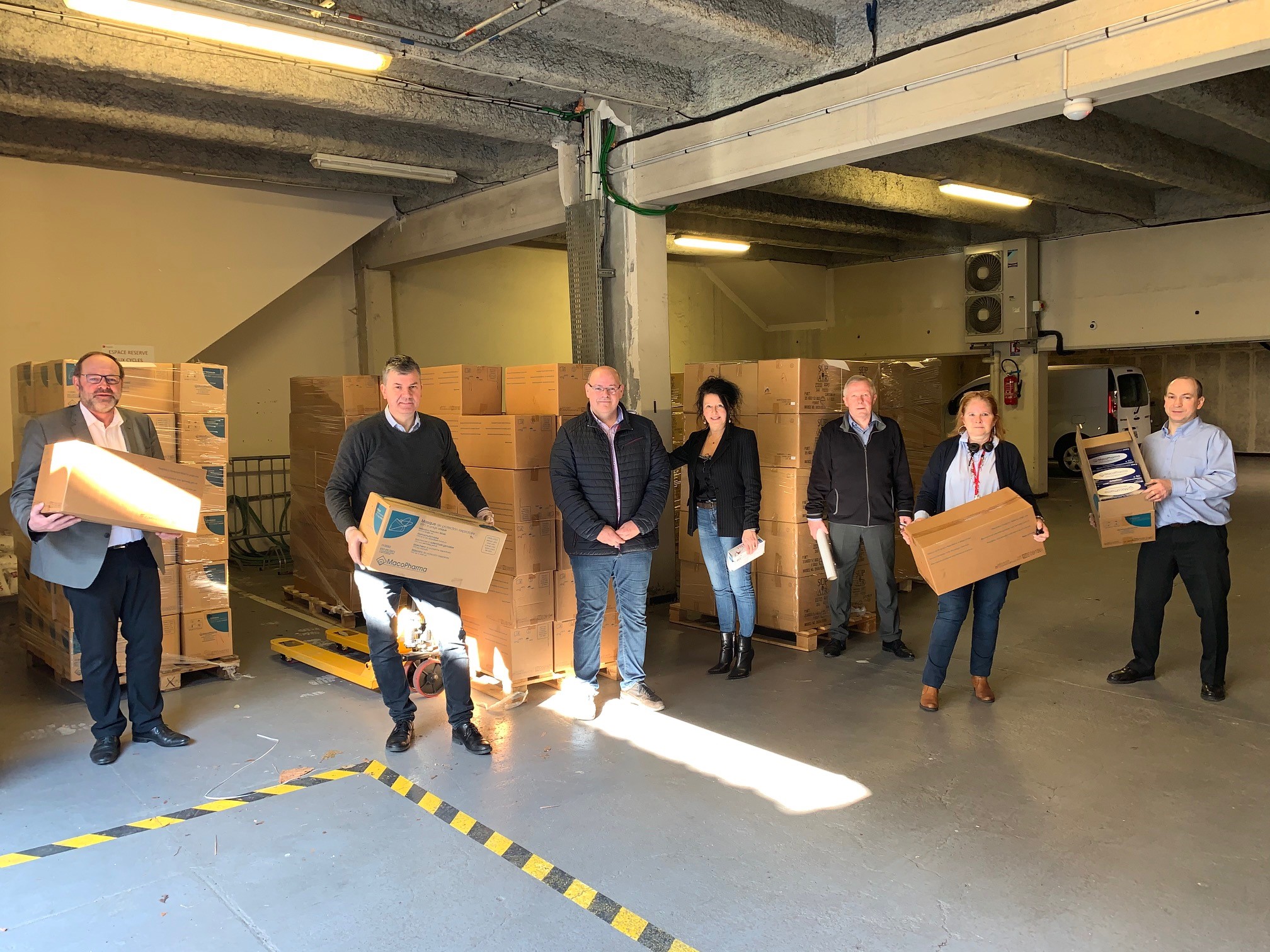 Covid-19 : La Caisse d'Épargne Hauts-de-France distribue 1 million de masques de protection