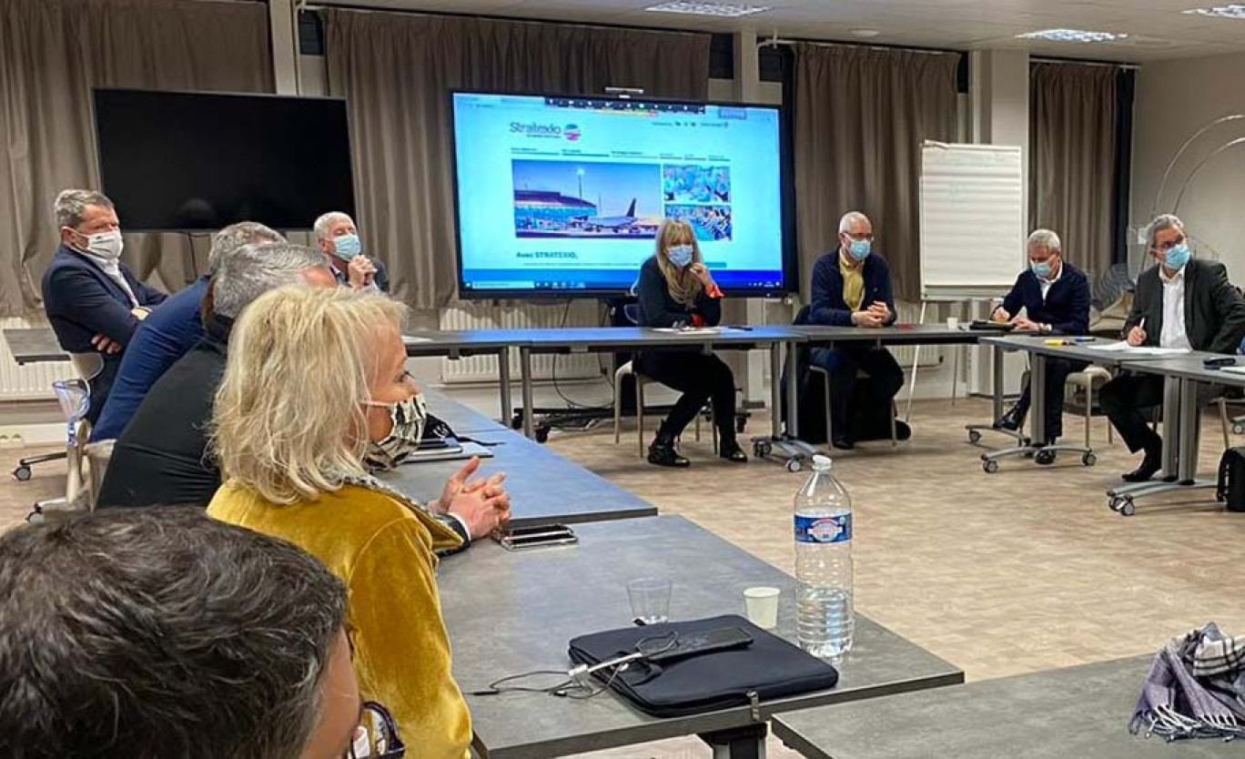 © : Medef 54: Une dizaine de membres du club des exportateurs du Medef 54 étaient réunis le 12 janvier pour faire découvrir le dispositif Stratexio Lorraine.