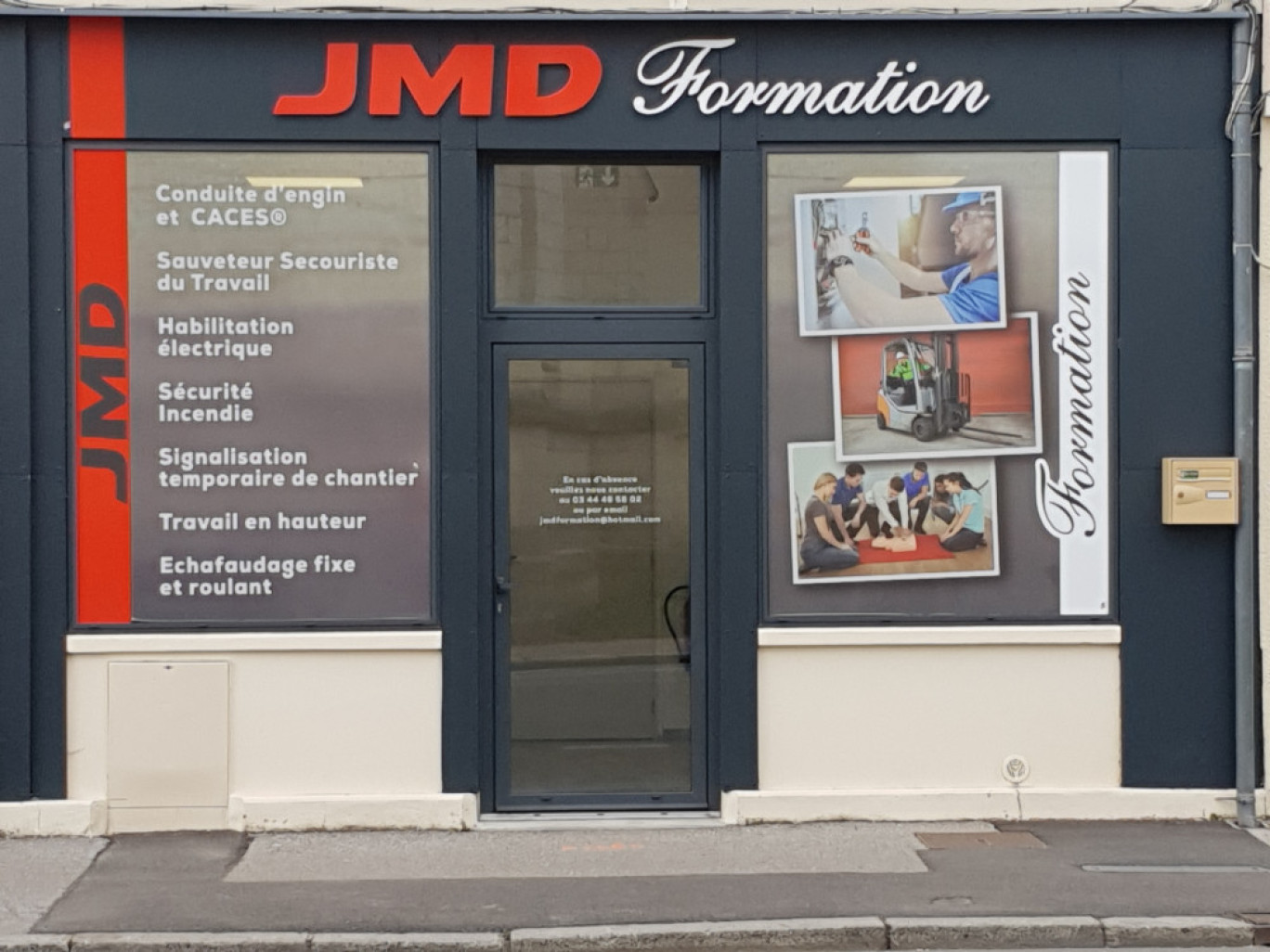Pédagogie, disponibilité et écoute attentive sont les engagements des formateurs de JMD Formation.