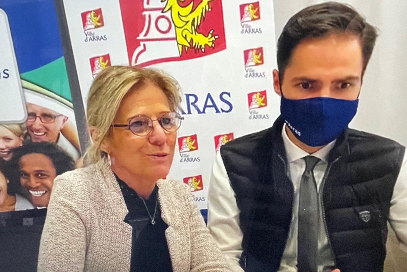 Evelyne Beaumont, adjointe au maire d’Arras en charge de la transition numérique, en compagnie de Pierre Ferrari, directeur de la stratégie numérique de la Ville d'Arras.