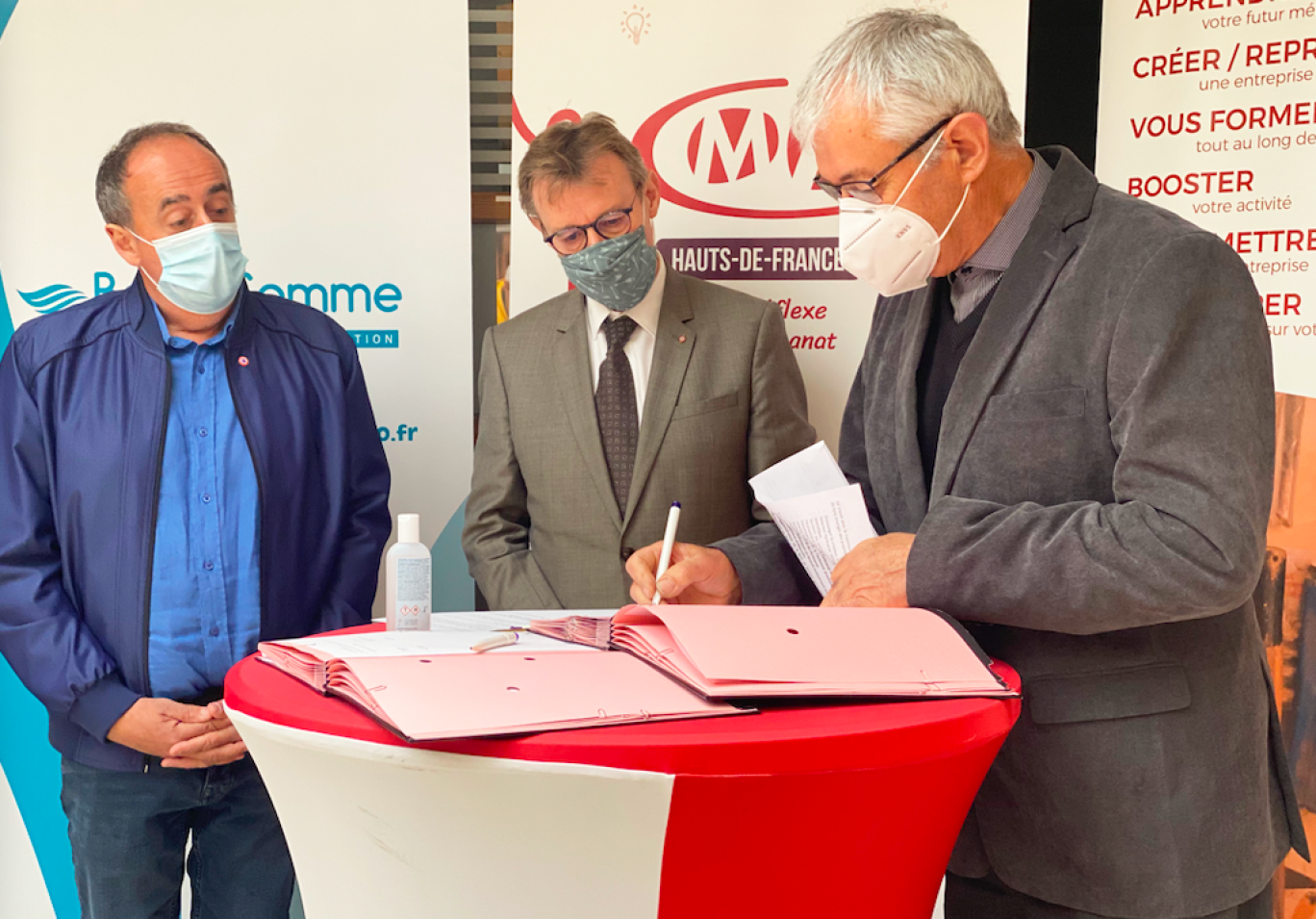 Olivier Mallet, adjoint à l’Économie, Pascal Demarthe, président de la CABS, et Guy Machy, président de Commission territoriale d’Abbeville de la CMA Hauts-de-France.