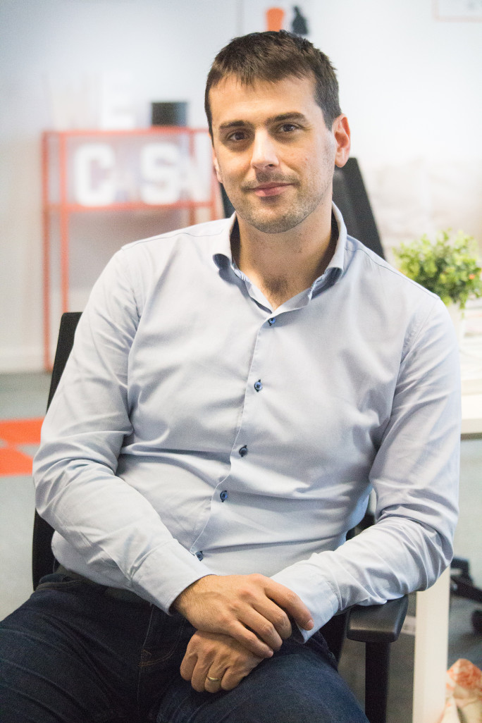 Avec sa plateforme, Pierre André, un des cinq cofondateurs de Wecasa, facilite la mise en contact des clients et des professionnels. (@Wecasa)