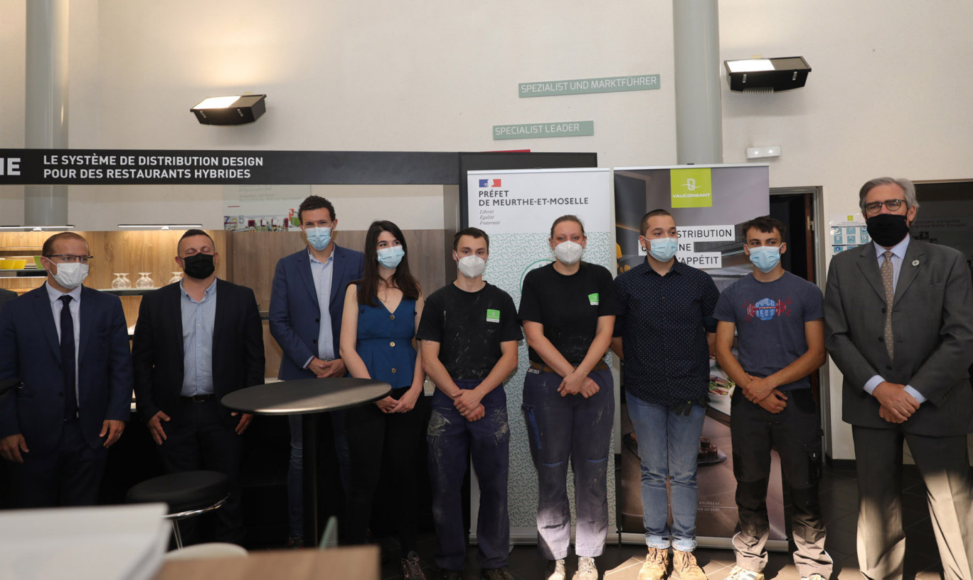 Arnaud Cochet, le préfet de Meurthe-et-Moselle est passé à l’entreprise Vauconsant de Dombasle-sur-Meurthe pour faire un bilan du dispositif «1 jeune, 1 solution».