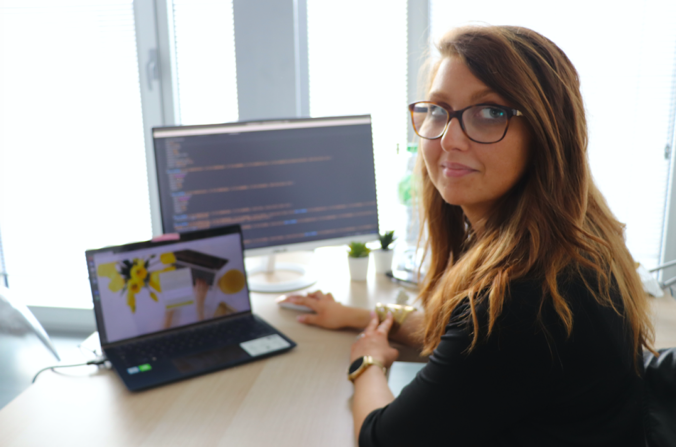 Émilie Lamps propose des sites Internet et du référencement.
