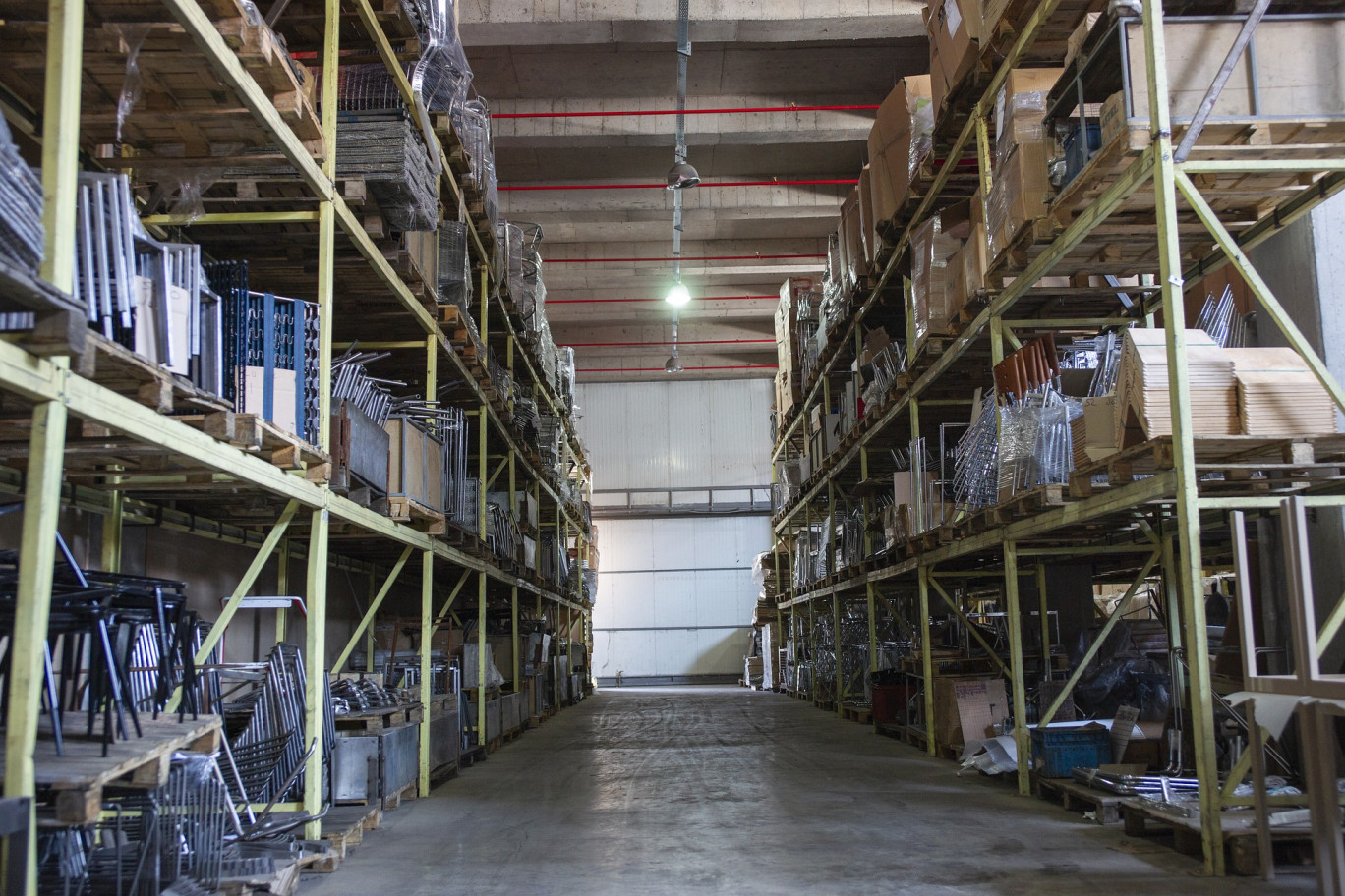 Réduire les distances avec la clientèle : la crise rebat le mode traditionnel de la logistique commerciale.