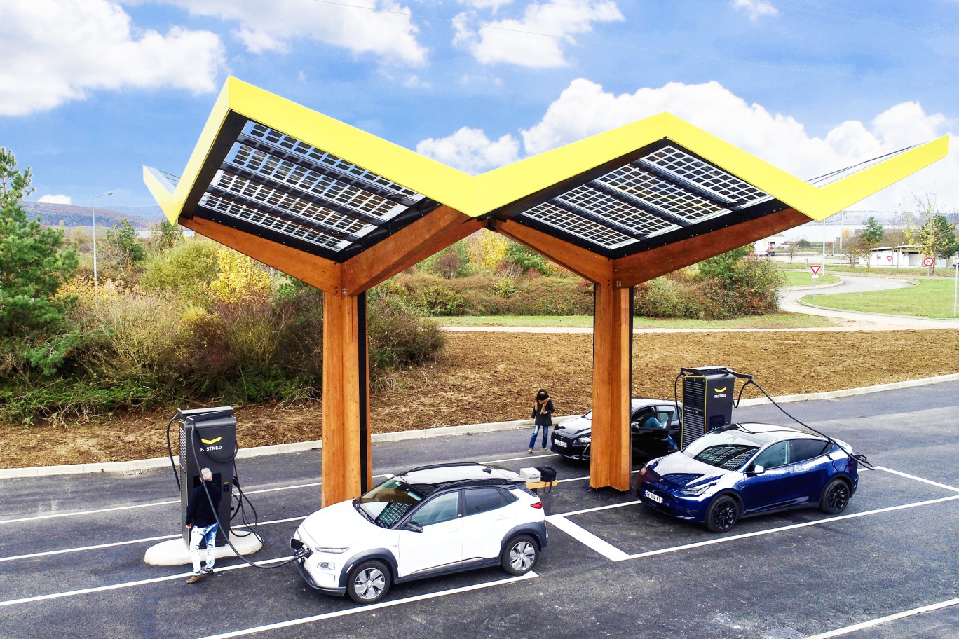 Les 4 premières stations se situent sur les autoroutes A31, A36 et A39. (© Fastned)