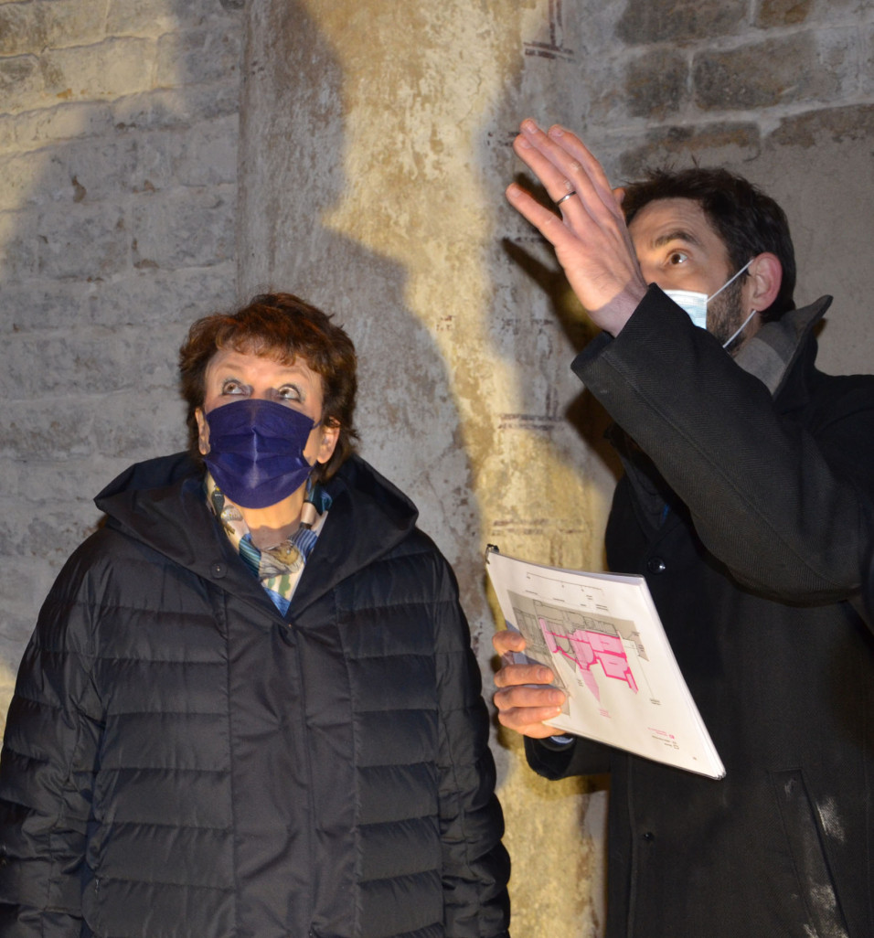 La ministre de la Culture Roselyne Bachelot était à Dijon, ce vendredi 28 janvier 2022, pour visiter la cathédrale Saint-Bénigne et d’autres sites qui font le patrimoine culturel bourguignon. (© Préfecture Bourgogne-Franche-Comté)