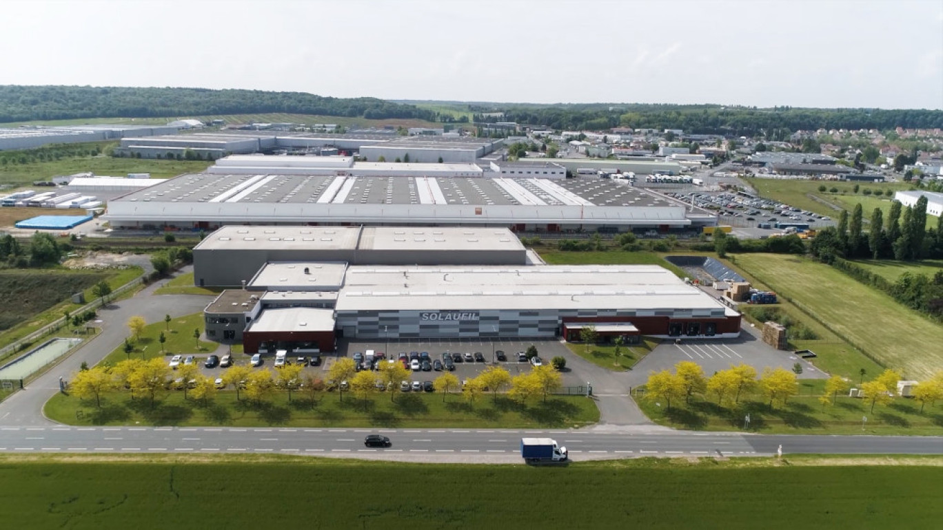 Le site Solaufil de Crépy-en-Valois s’étend sur 10 000 m². (c) Solaufil
