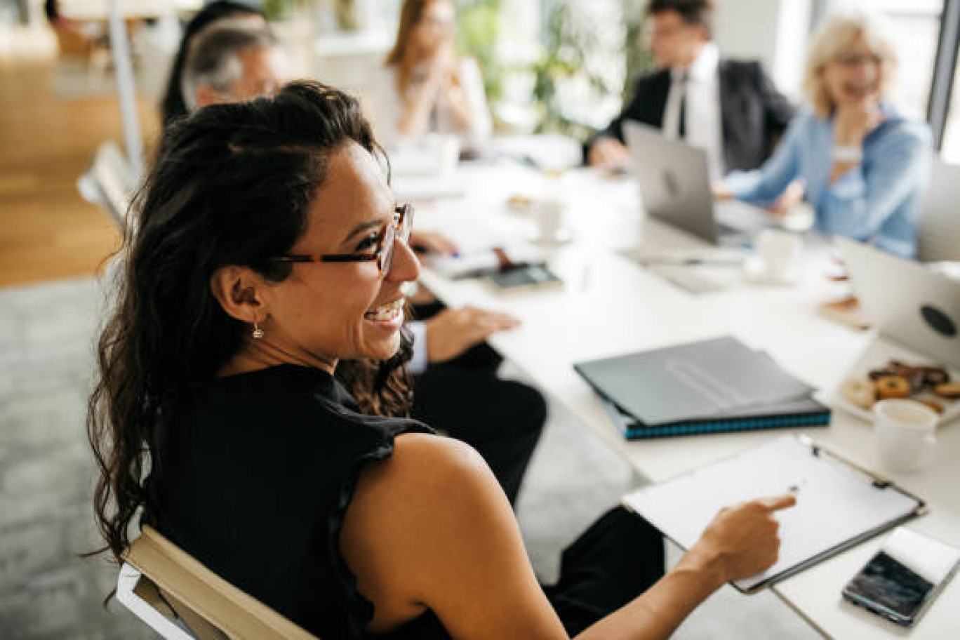 La vie au bureau reste culturellement inscrite dans la sphère d'entreprise.