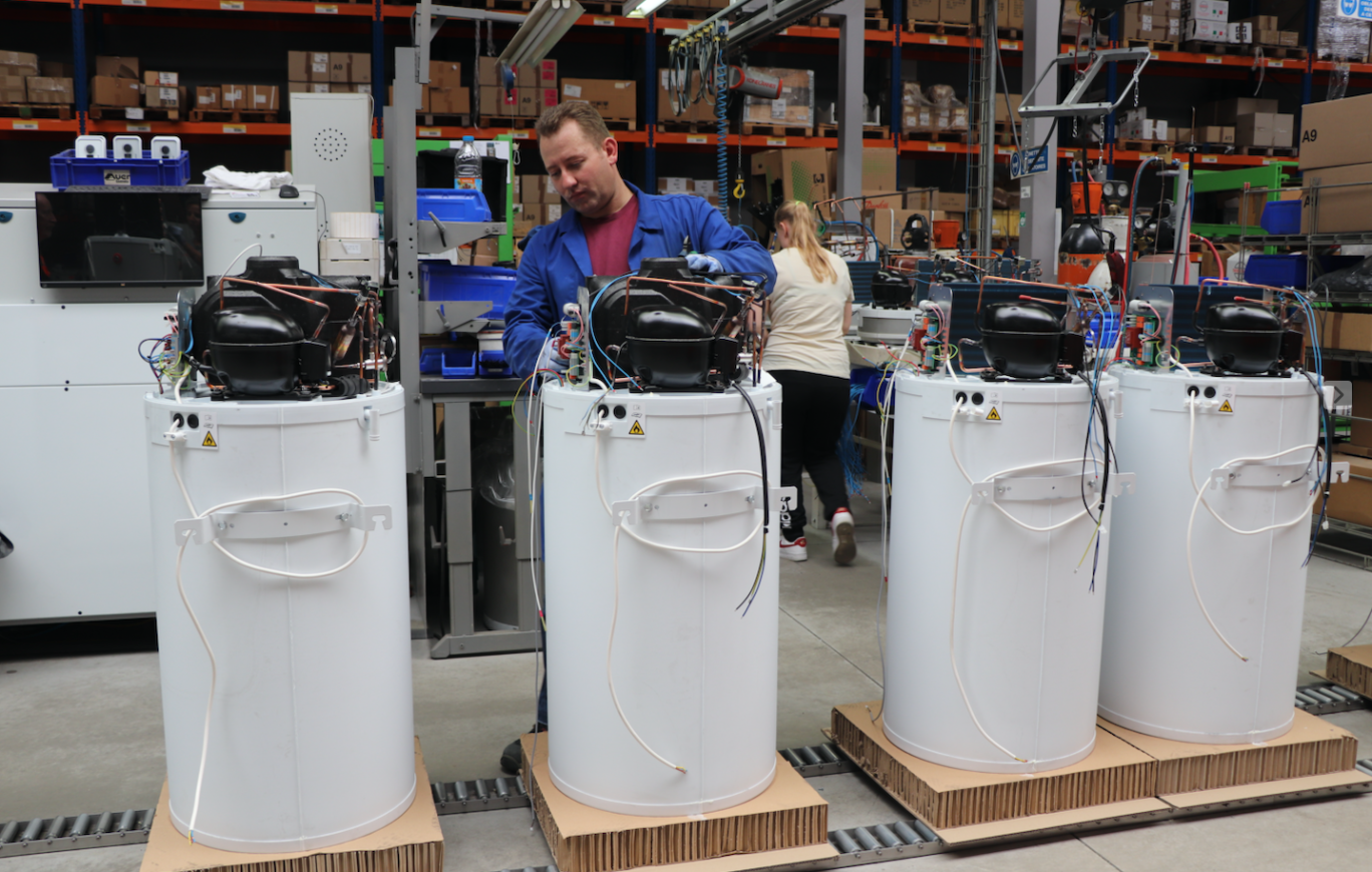 Fabrication de chauffe-eaux thermodynamiques.