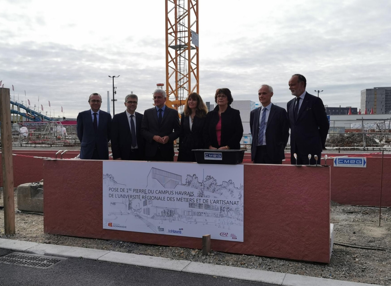 La construction du nouveau bâtiment a été lancée.