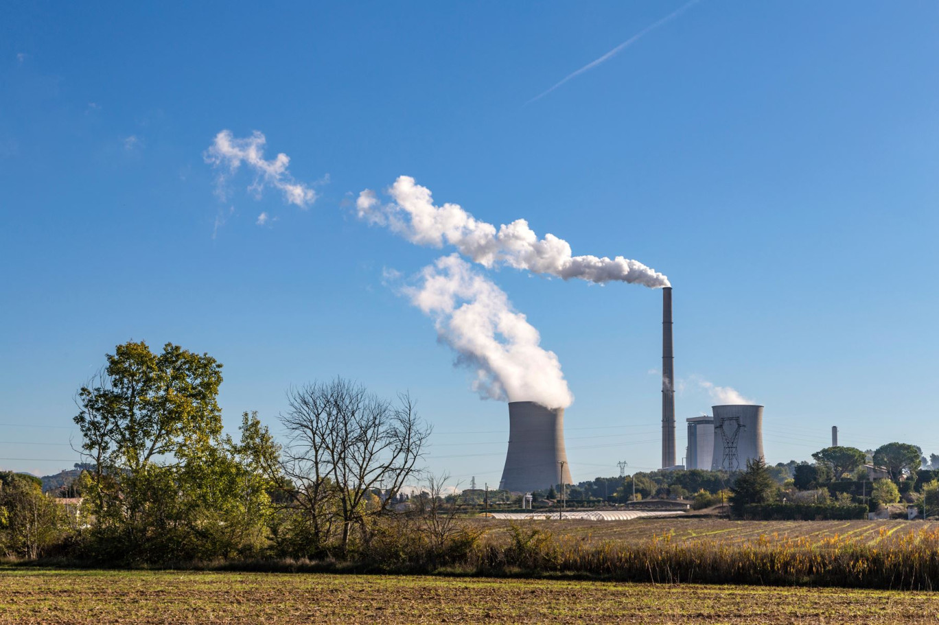 Les investissements nécessaires pour remplacer les énergies fossiles vont exiger un effort considérable à court terme. © travelview