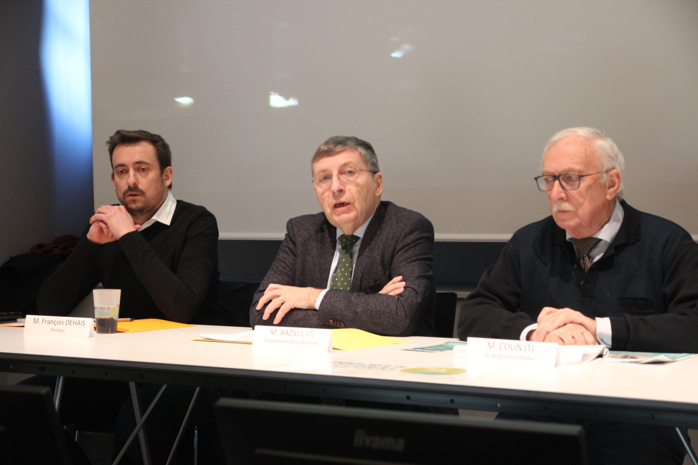 Les représentants du syndicat mixte littoral 76 avec (de g. à dr.) : François Dehais (directeur), Alain Bazille (président) et Gérard Colin (vice-président). (© Aletheia Press / B.Delabre)