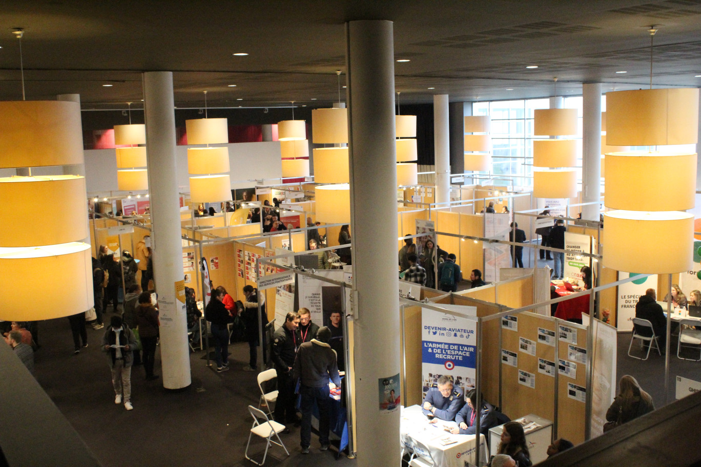 Lors de l'édition 2022 du salon des 24h pour l’Emploi et la Formation d’Arras. © L4M
