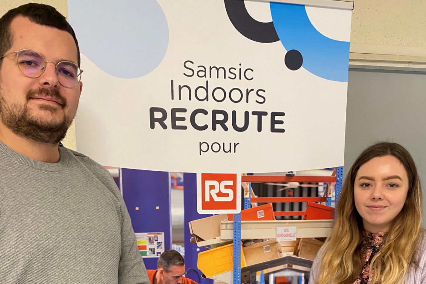 Guillaume Gruyer, responsable de Samsic Indoors et sa collègue Juliette Duplessy, sont présents tous les deux sur le site RS France à Beauvais. (© Samsic Indoors)