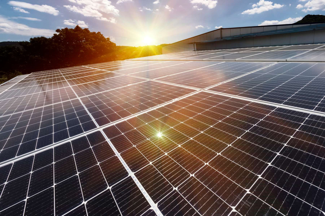 Quarante-cinq sites – dont 39 collèges – de la Somme seront équipés de panneaux photovoltaïques d’ici 2024. (c)AdobeStock