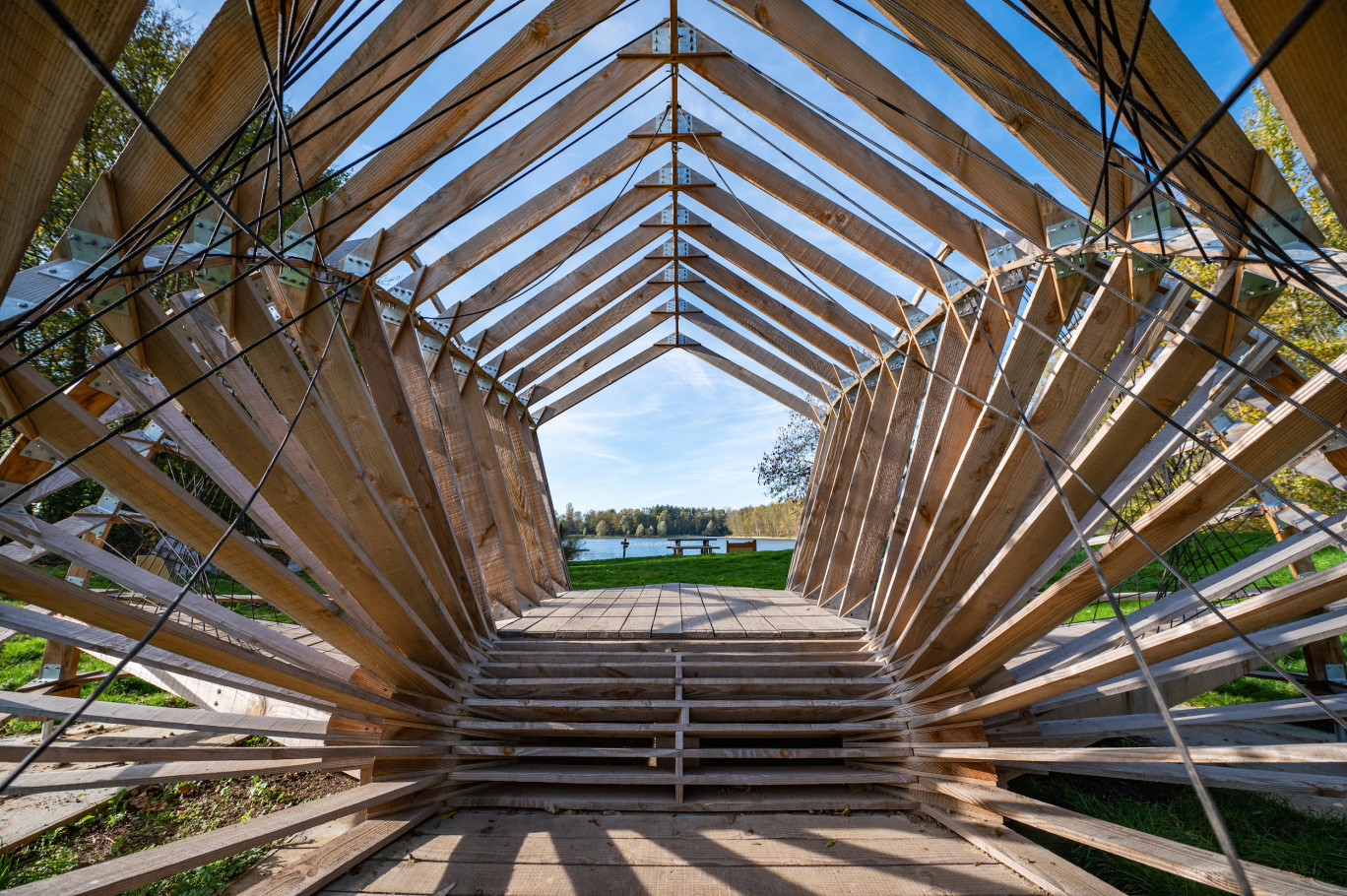 A Wingles, la création “Entrevues” a été installée dans le cadre de “L’Odyssée des cabanes” dans la Chaîne des parcs. © Yves Bercez