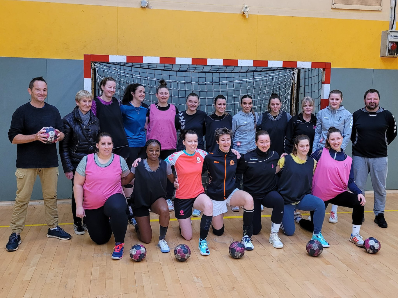 Lorraine Jazz Patrol aux côtés de l'équipe féminine Asc 2 Vallées Handball de Koenigsmacker. © LJP.